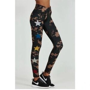 Noli Yoga Green Camouflage Combat Leggings Medium